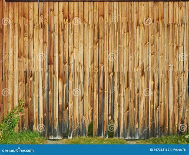 Can’t Repair High External Wooden Gate Rust