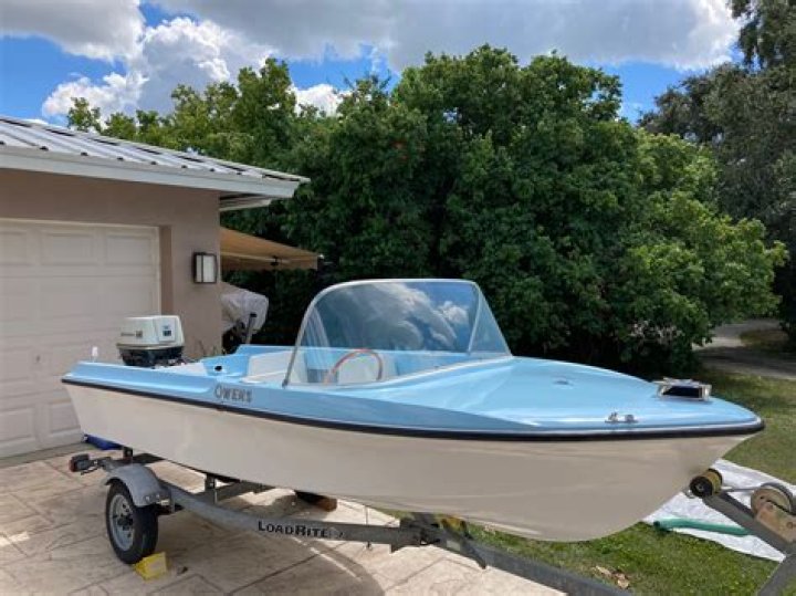 Quick Answer: How Much Do Fish And Ski Boats Weigh