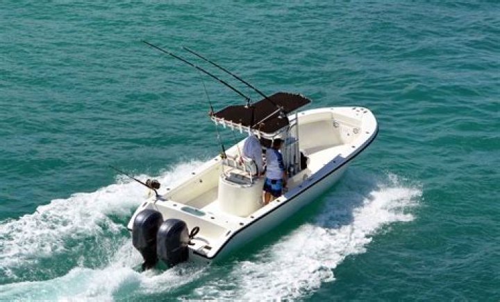 Quick Answer: How Much Do Fishing Boats Weigh