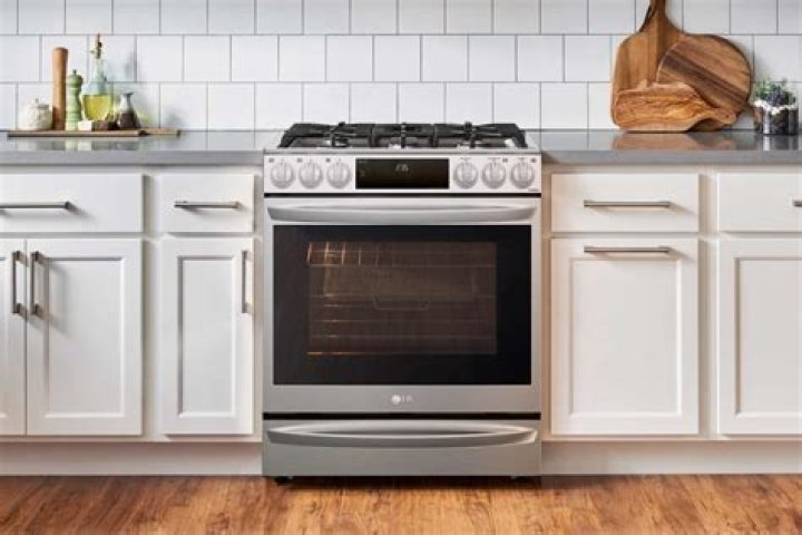 Quick Answer: How Much Does A New Electric Stove Cost