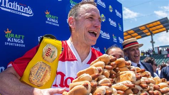 Quick Answer: How Much Money Does Joey Chestnut Make Eating Hot Dogs