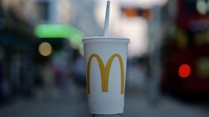 Quick Answer: What Time Does Mcdonalds Stop Serving Ice Cream